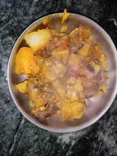 आलू बैंगन की सब्जी (aloo baingan ki sabzi recipe in Hindi) रेसिपी मुख्य फोटो
