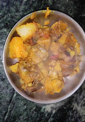 आलू बैंगन की सब्जी (aloo baingan ki sabzi recipe in Hindi) रेसिपी मुख्य फोटो