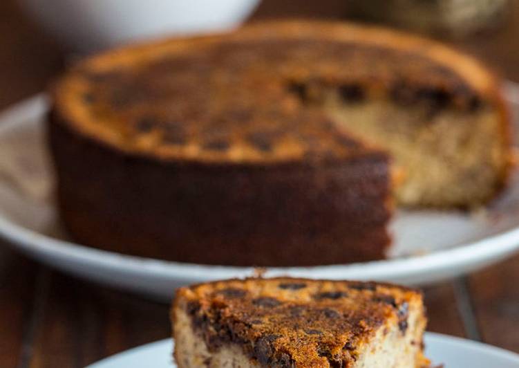 Bizcocho de plátano y conguitos de chocolate negro