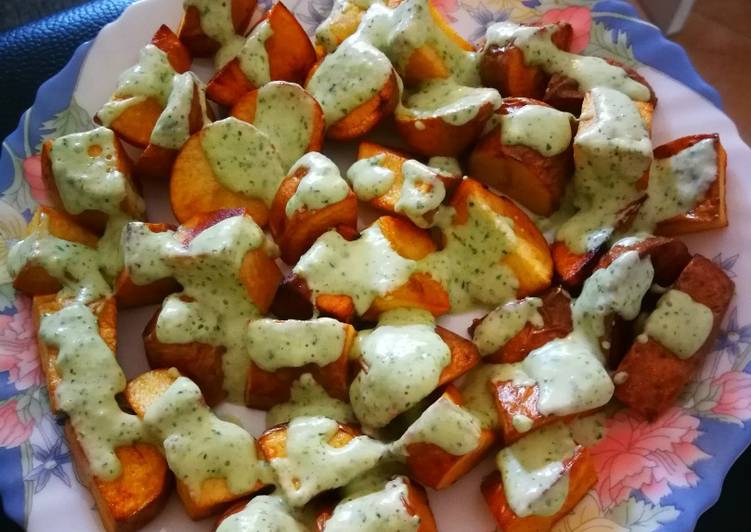 Patatas bravas en salsa verde