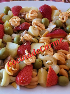 Una foto de Ensalada tropical de pasta