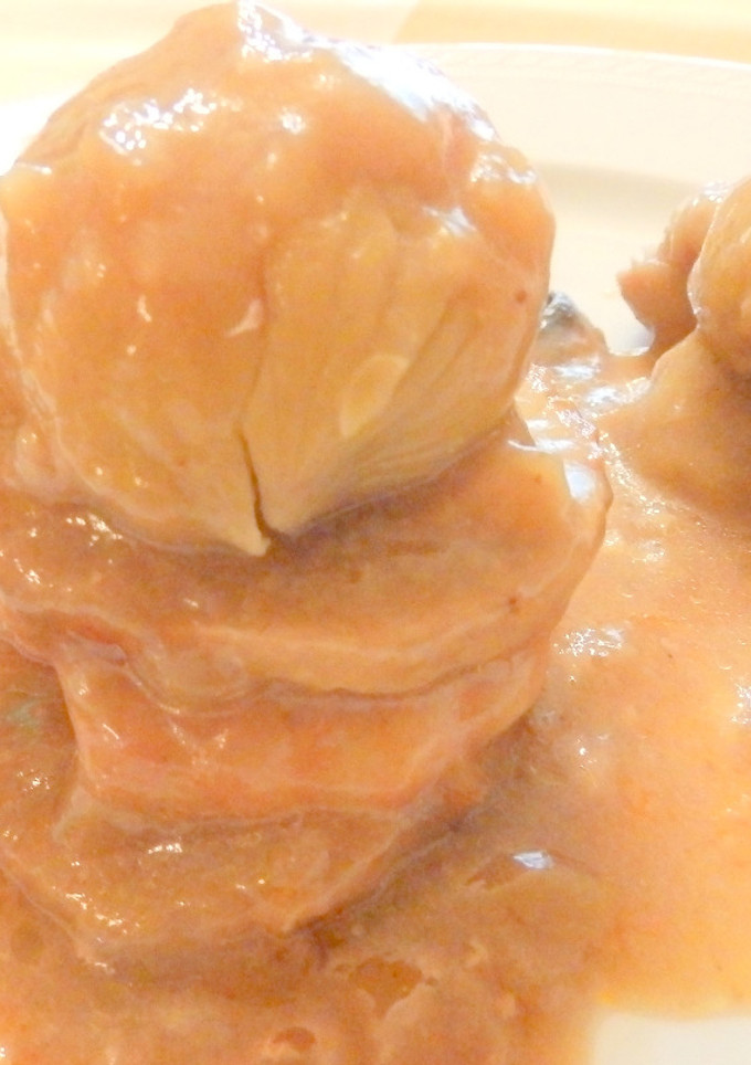 Una foto de Mil hojas de lomo con gambas y castañas