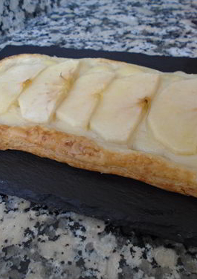 Una foto de Tarta de manzana con base de hojaldre