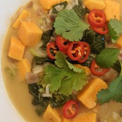 A picture of Sweet potato and coconut green thai curry soup.