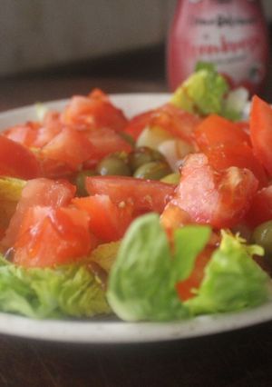 Foto principal de Ensalada con aceitunas deshuesadas