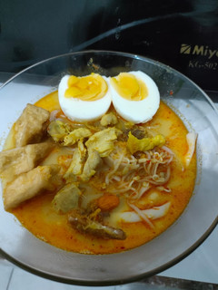Foto resep Laksa singapure ala" (ayam + kwetiaw)
