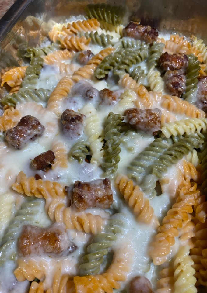 Una foto de Macarrones gratinados con chistorra o chorizo