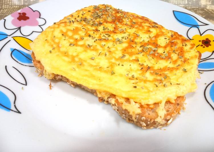 Tortilla de mascarpone sobre pa amb tomàquet