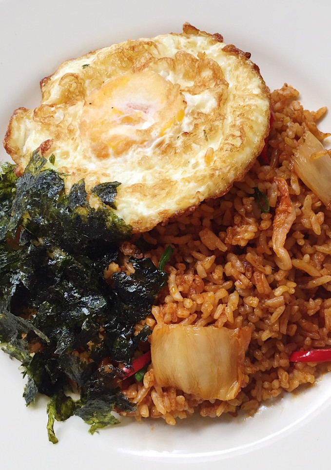 Foto resep Kimchi Bokkeumbab (Nasi Goreng Kimchi)