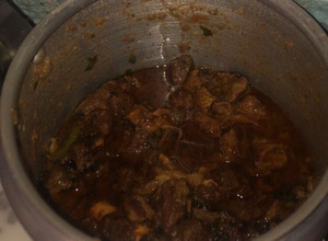 صورة لوصفة اسرع مقلقل لحم في قدر الضغط مناسب لمائده رمضان🥩🍅