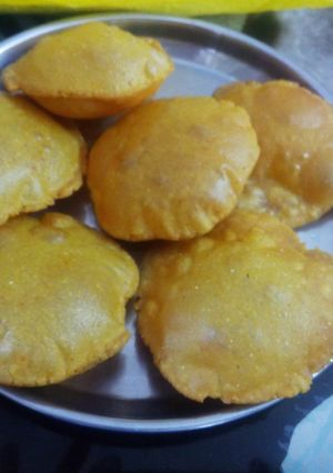 મસાલા પૂરી (Masala puri recipe in gujarati) રેસીપી મુખ્ય ફોટો