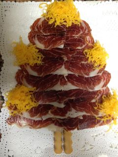 Una foto de Abeto de Navidad de Jamón Ibérico y huevo hilado