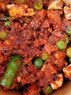 मिश्र भाज्यांचे लोणचे (Mix bhajyache lonche recipe in marathi) रेसिपी चे मुख्य फोटो 