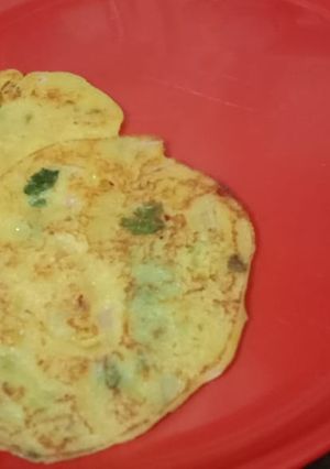 सूजी बेसन चीला (suji besan cheela recipe in hindi) रेसिपी मुख्य फोटो