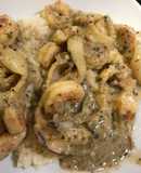 Sepia con gambas y calamares en salsa de ajo, perejil y coco…con base de arroz blanco