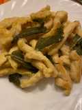 Straccetti di pollo alla mugnaia