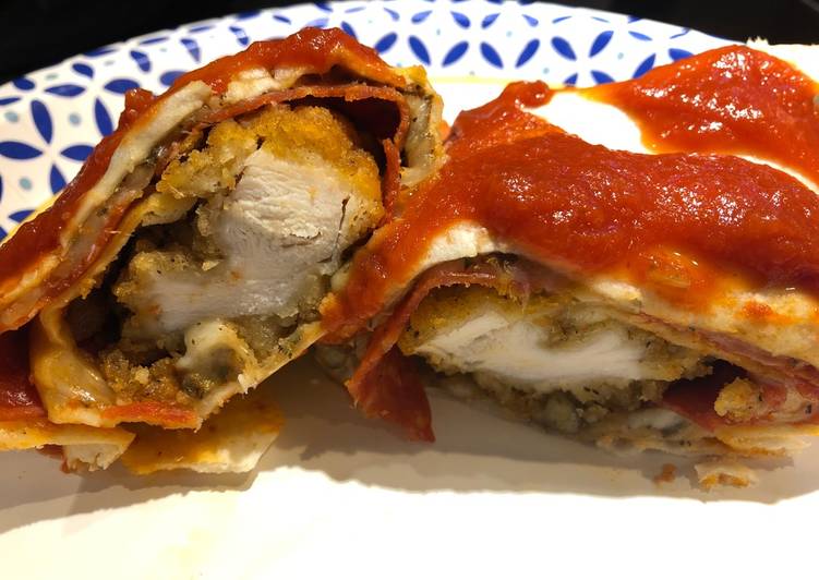 Baked Pizza �?� Chicken Rollups