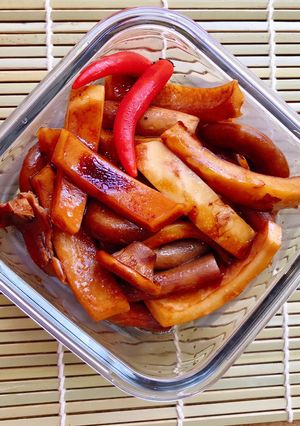 Hình của món Dừa non kho nấm.