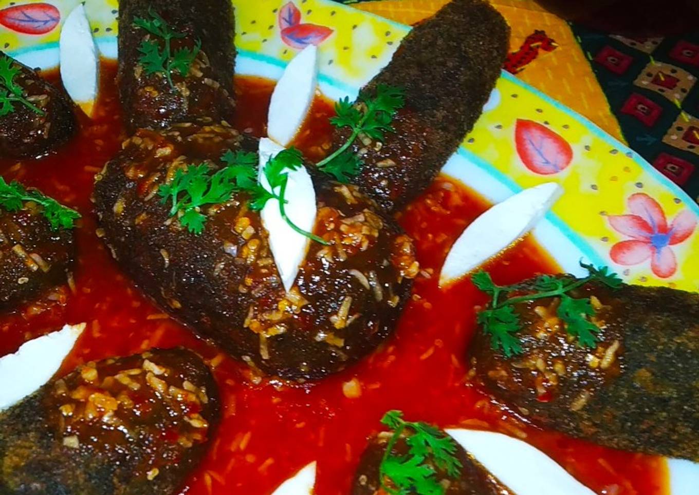 Cheese sticks with garlic and red pepper sauce