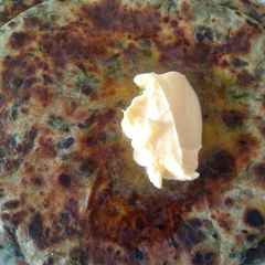 A picture of Methi ke parathe.