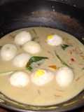 Telur kuah santan