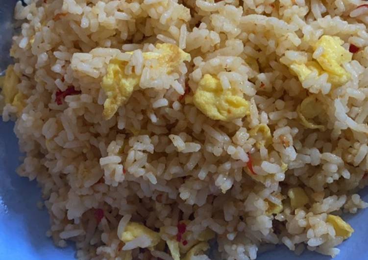 Cara Gampang Menyiapkan Nasi goreng sederhana , Enak