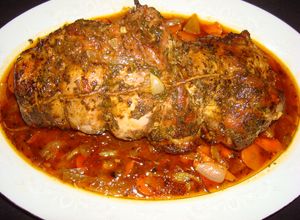 Una foto de Pulpa de cerdo braseada con zanahorias y cebolla