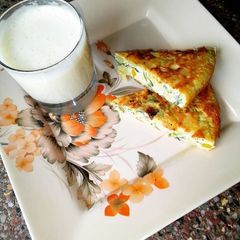 Potato omelette with banana &peanut smoothie 😘 A picture of Potato omelette with banana &peanut smoothie 😘.