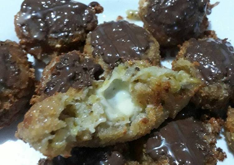 Pisang goreng mozarela