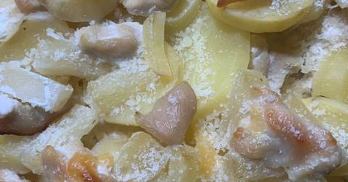 Куриное филе с ананасами и сыром в духовке