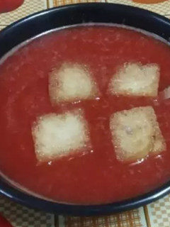टोमेटो सूप (कुकुर में) रेसिपी मुख्य फोटो