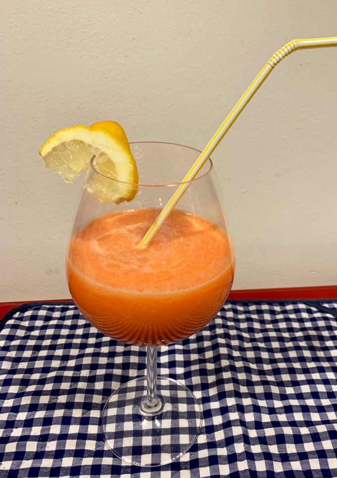 Una foto de Batido de melón con zanahoria y agua de coco en Thermomix