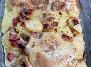 Hình của món Khoai tây nướng thịt ham (Tartiflette).