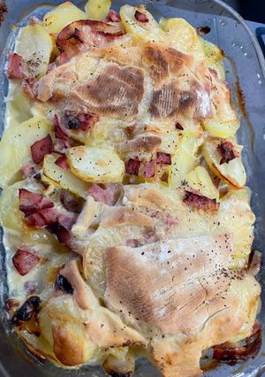 Hình của món Khoai tây nướng thịt ham (Tartiflette).