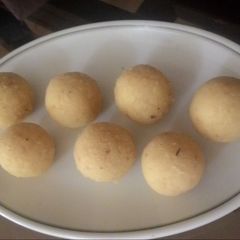A picture of 3 ingredients Coconut Laddoo.