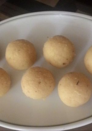 A picture of 3 ingredients Coconut Laddoo.