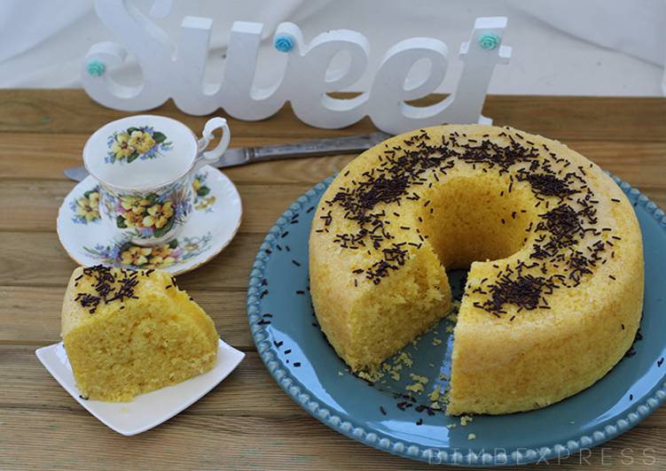 Bolo de coco e laranja