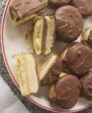 Alfajores de chocolate con manteca de maní
