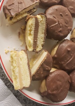 Una foto de Alfajores de chocolate con manteca de maní