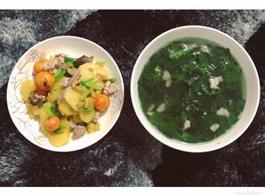 Hình của món Tràng trứng non xào dứa Rau ngót nấu thịt.