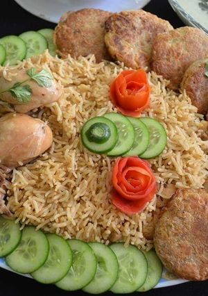 A picture of Chicken pulao.