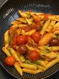 Massa com Pesto e Tomate Cherry