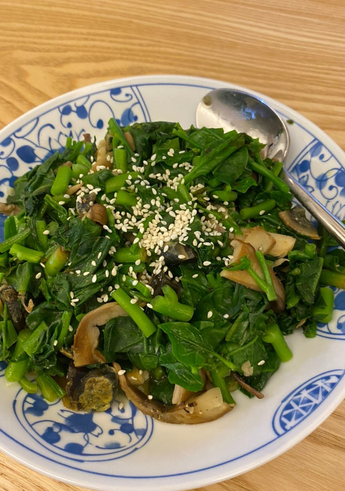 皇宮菜炒皮蛋秀珍菇 的食譜成品照片