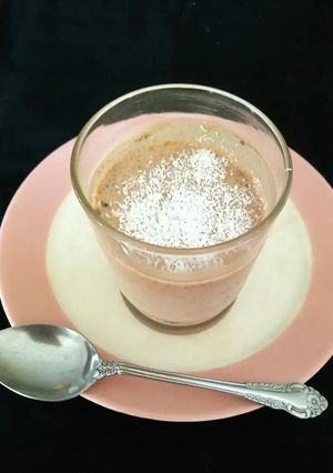 Una foto de Postre de yogurt de kéfir de leche y cacao
