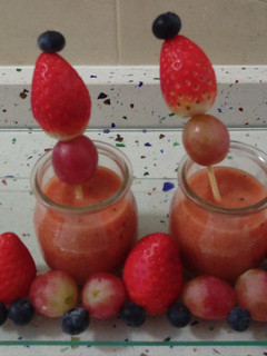 Una foto de Smoothie de frutas rojas