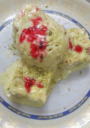 A picture of Kesar pista kulfi.