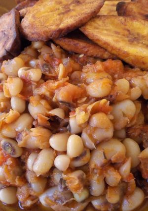 A picture of Faten wake da plantain.