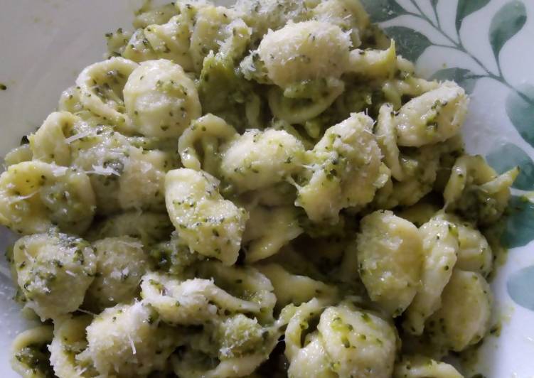 Orecchiette con broccoletti