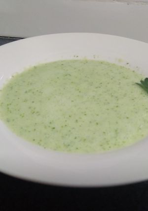 Una foto de Gazpacho de pepino. (sopa fría)