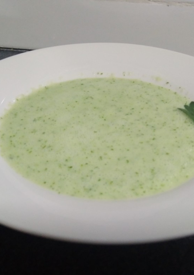 Una foto de Gazpacho de pepino. (sopa fría)